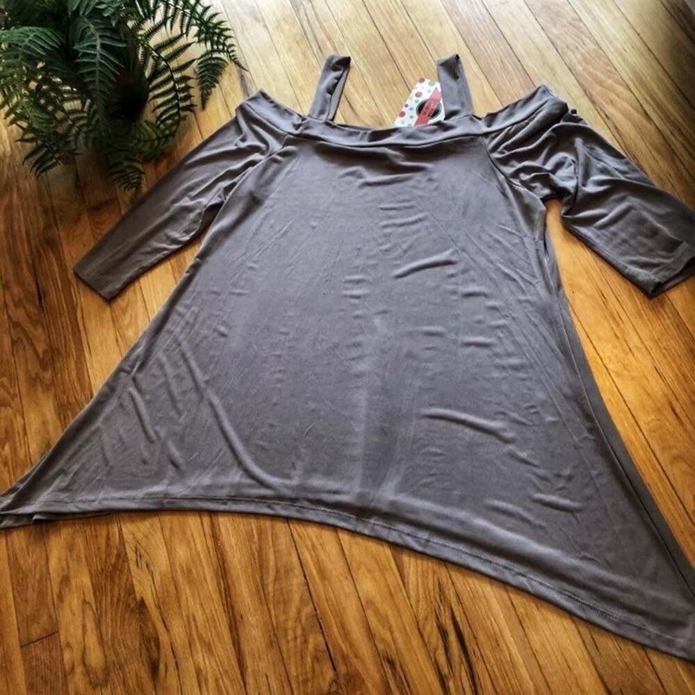 NWT Taupe cold shoulder top